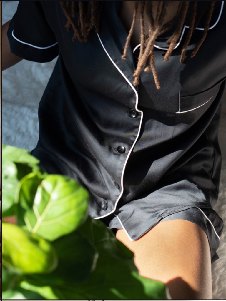 Ettitude Signature Sateen 100% Organic Bamboo Pj Shorts. Black, Size Medium